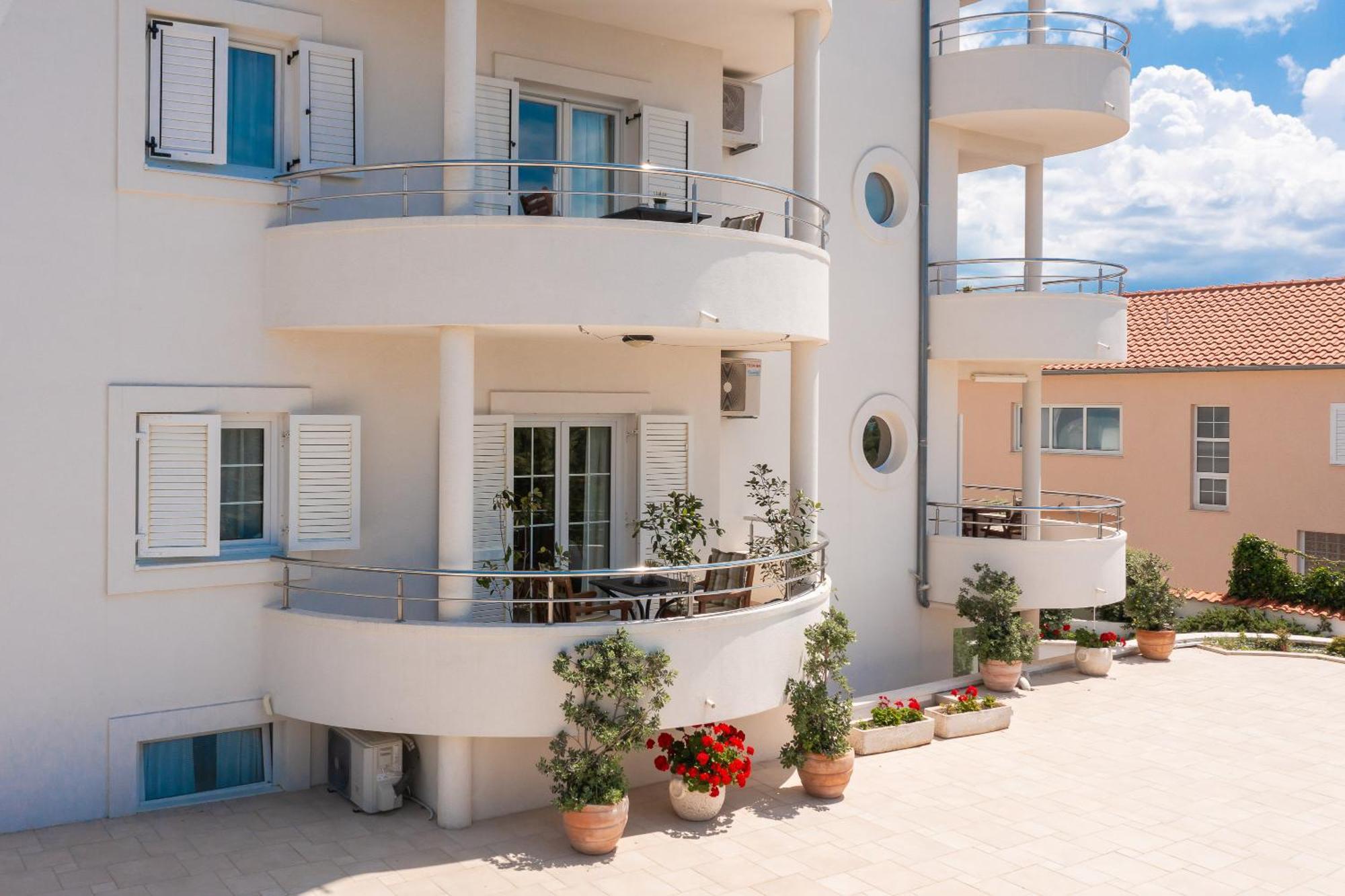 Sea View Apartments Tihi II Водице Экстерьер фото